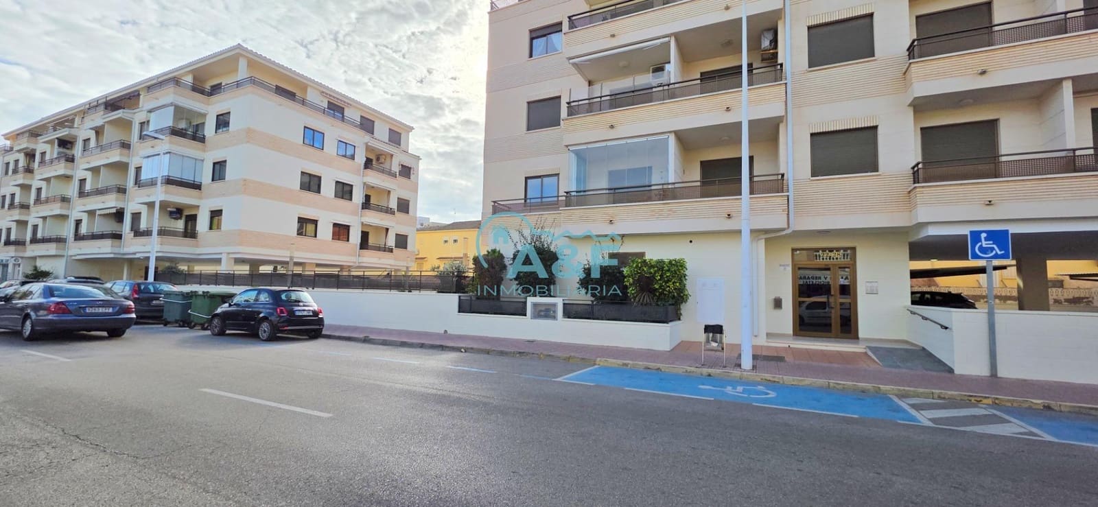 2 soveværelse Lejlighed til salg i Oropesa  med swimmingpool garage - € 160.000 (Ref: 9427337)