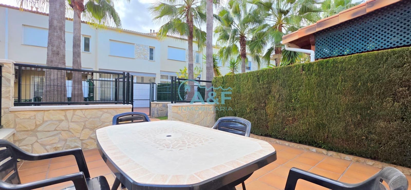 Appartement de 2 chambres à louer à Oropesa  avec piscine garage - 700 € (Ref: 9456410)