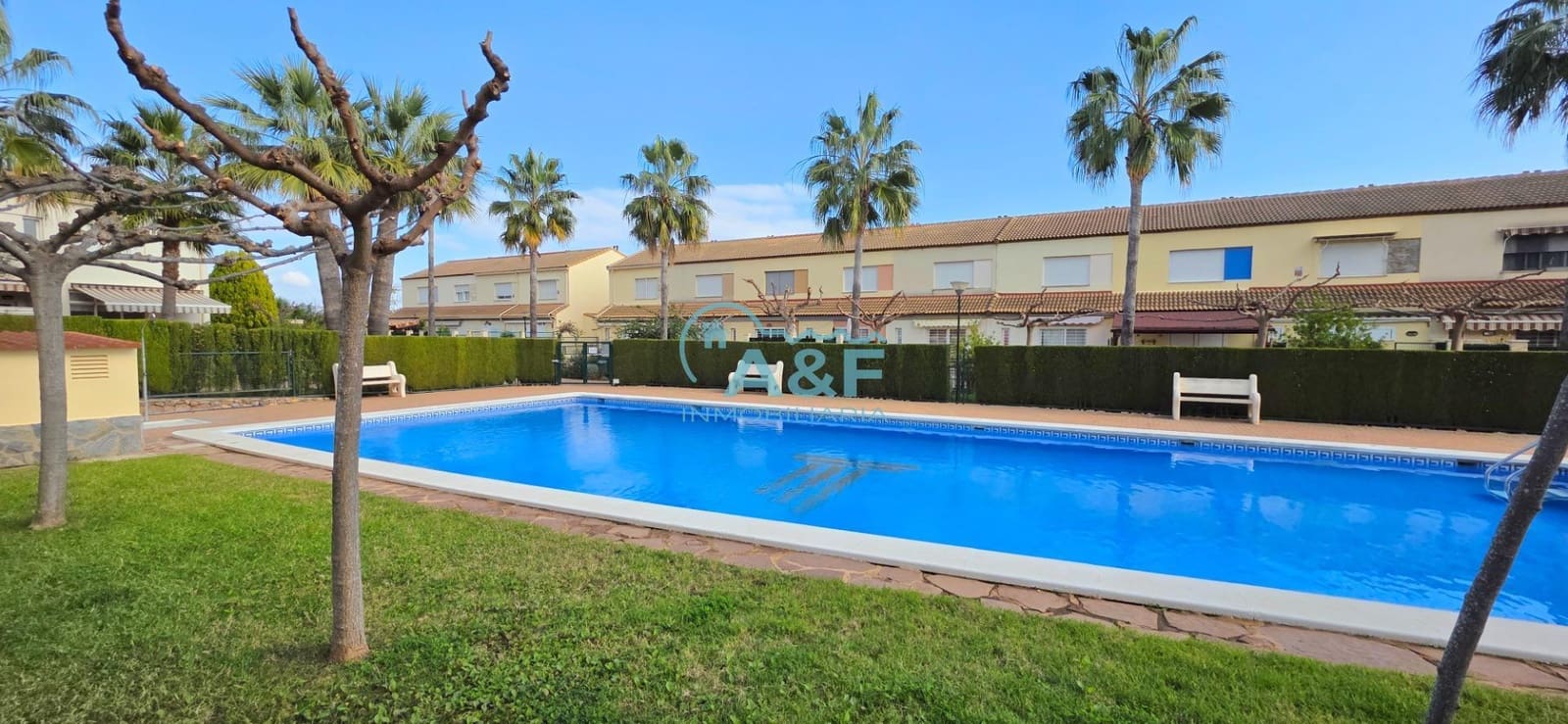 Appartement de 2 chambres à louer à Oropesa  avec piscine garage - 700 € (Ref: 9456410)