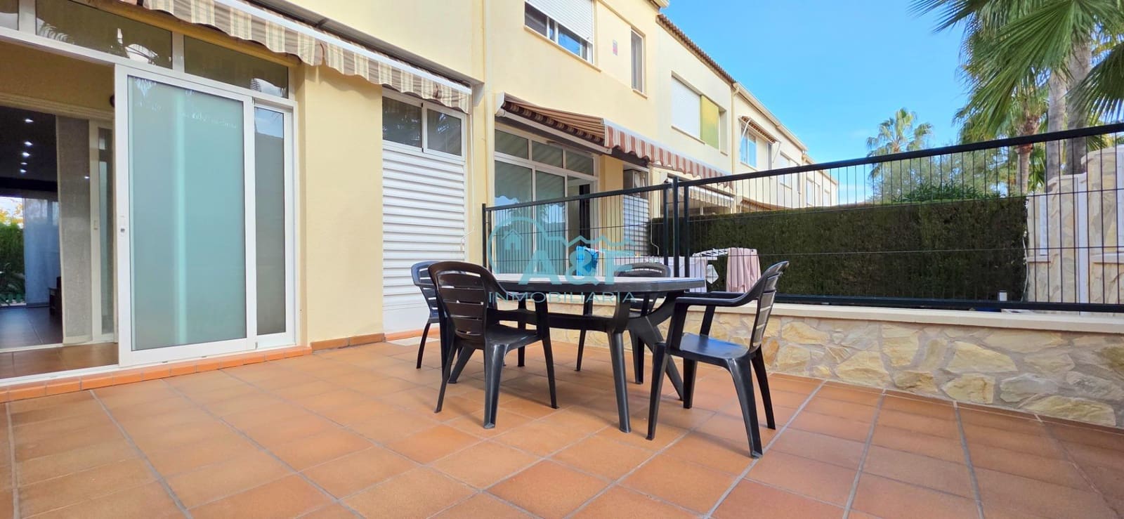 Appartement de 2 chambres à louer à Oropesa  avec piscine garage - 700 € (Ref: 9456410)