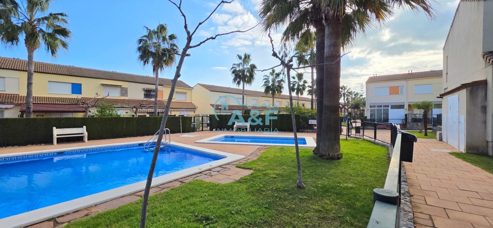 Appartement de 2 chambres à louer à Oropesa  avec piscine garage - 700 € (Ref: 9456410)