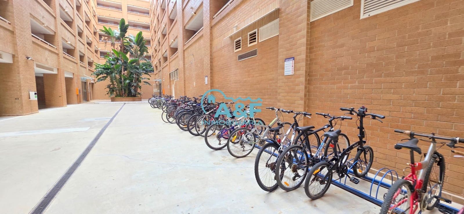 2 Zimmer Apartment zu vermieten in Oropesa  mit Pool Garage - 625 € (Ref: 9456411)