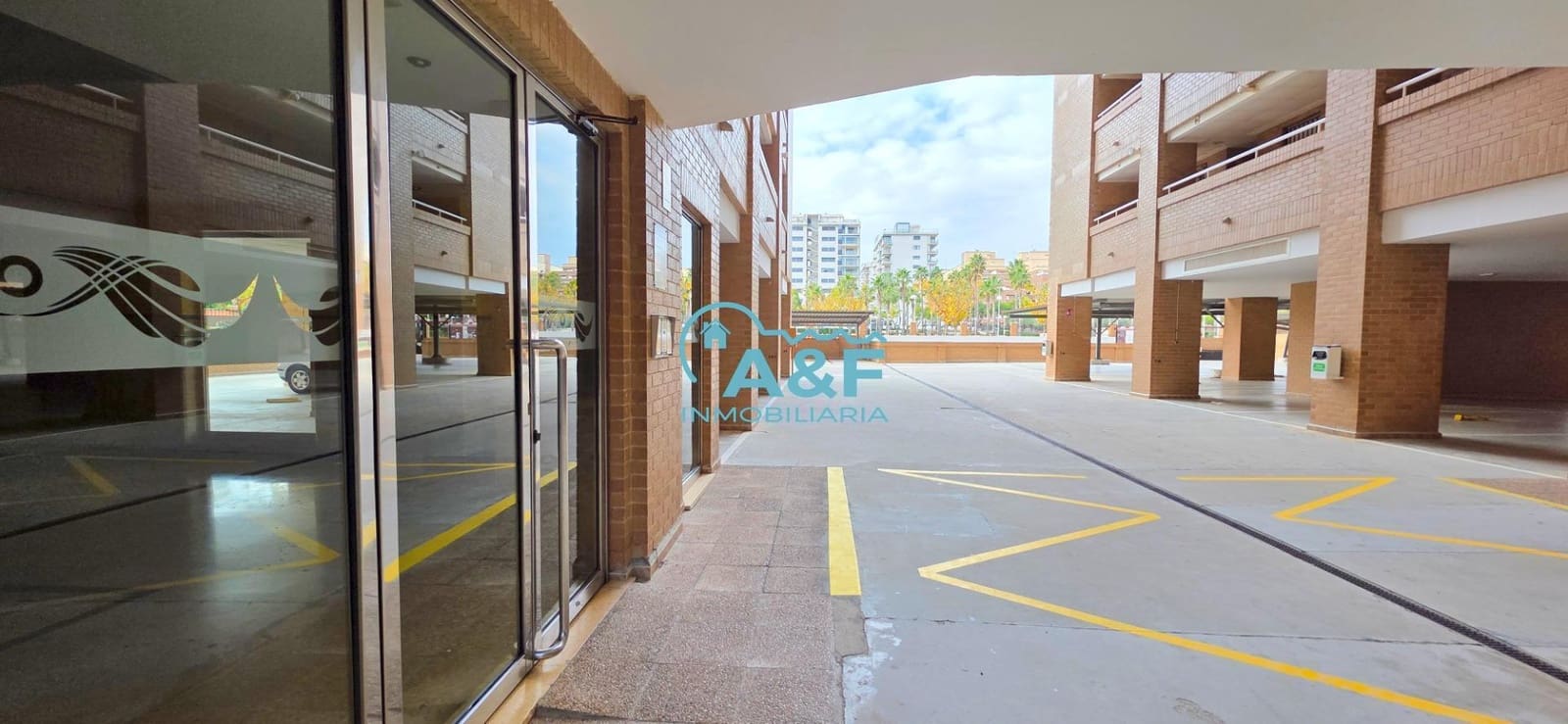 2 Zimmer Apartment zu vermieten in Oropesa  mit Pool Garage - 625 € (Ref: 9456411)