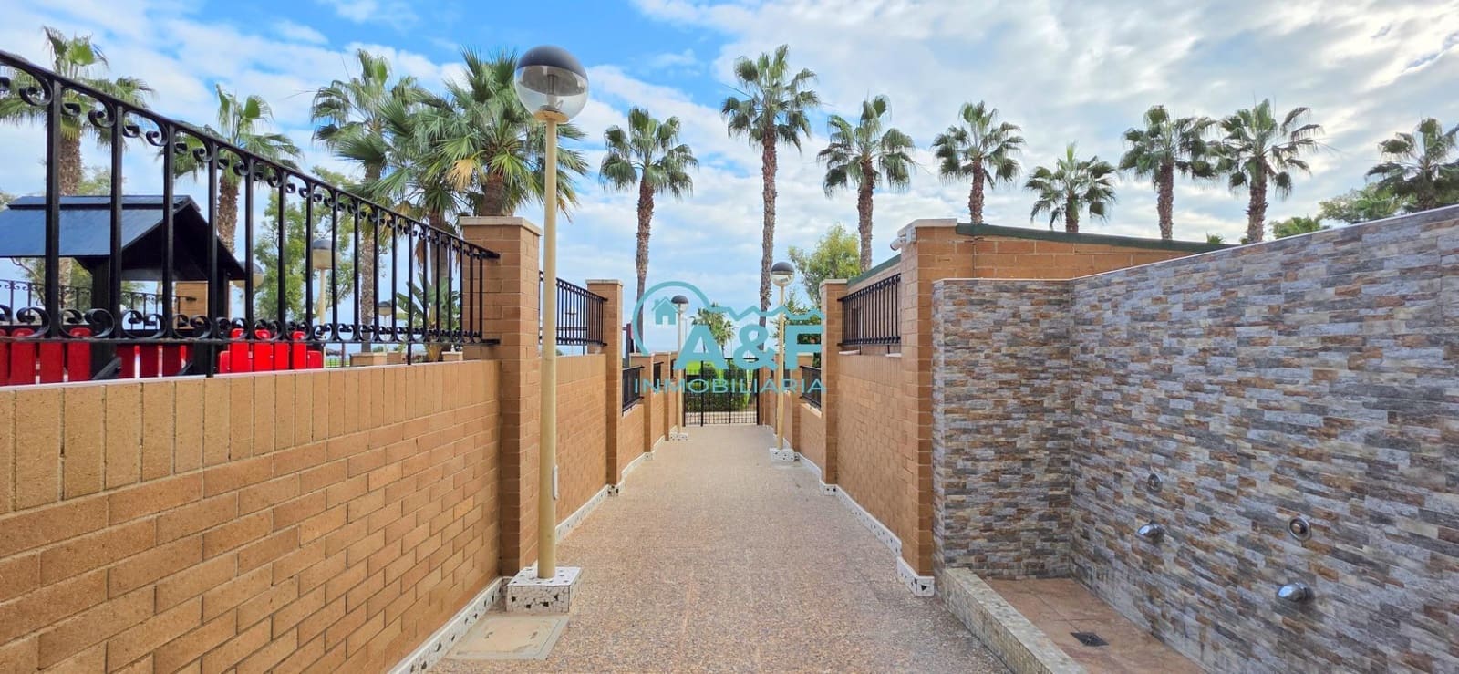 2 Zimmer Apartment zu vermieten in Oropesa  mit Pool Garage - 625 € (Ref: 9456411)