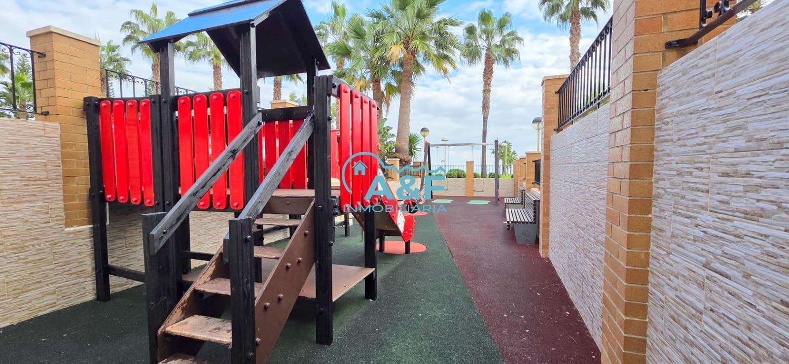 2 Zimmer Apartment zu vermieten in Oropesa  mit Pool Garage - 625 € (Ref: 9456411)