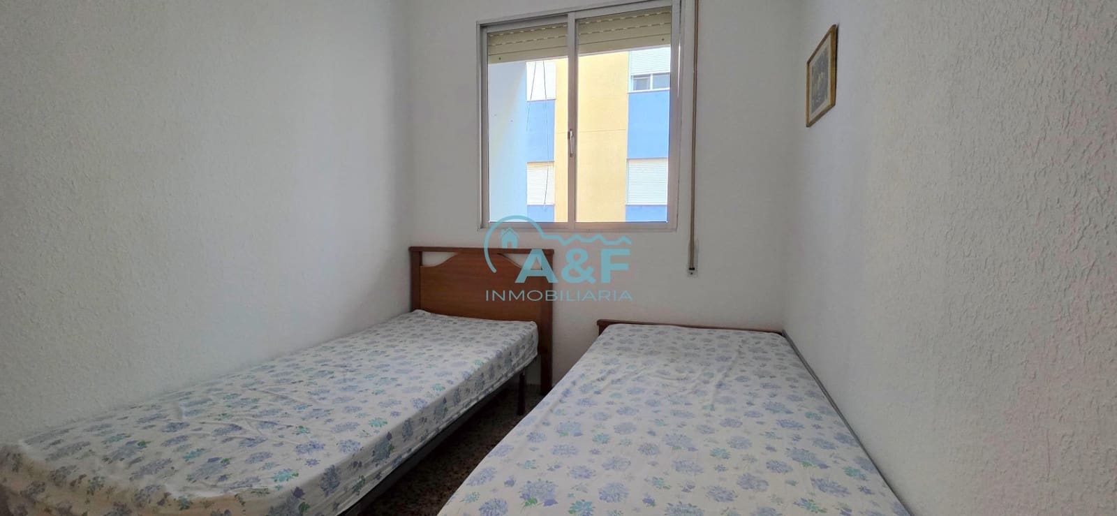 4 bedroom Flat for sale in Oropesa  - € 115,000 (Ref: 9468558)