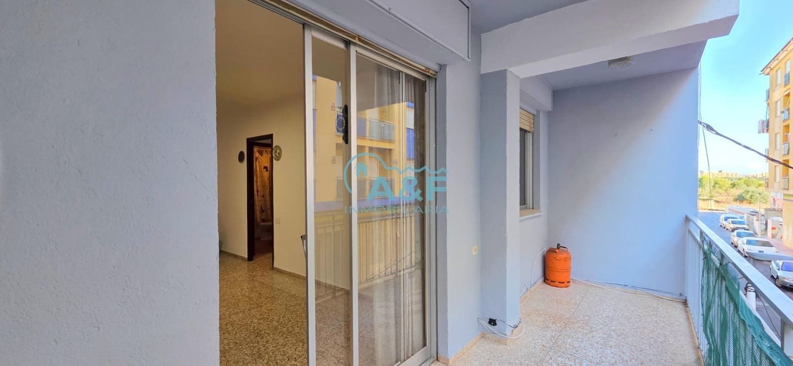 4 bedroom Flat for sale in Oropesa  - € 115,000 (Ref: 9468558)
