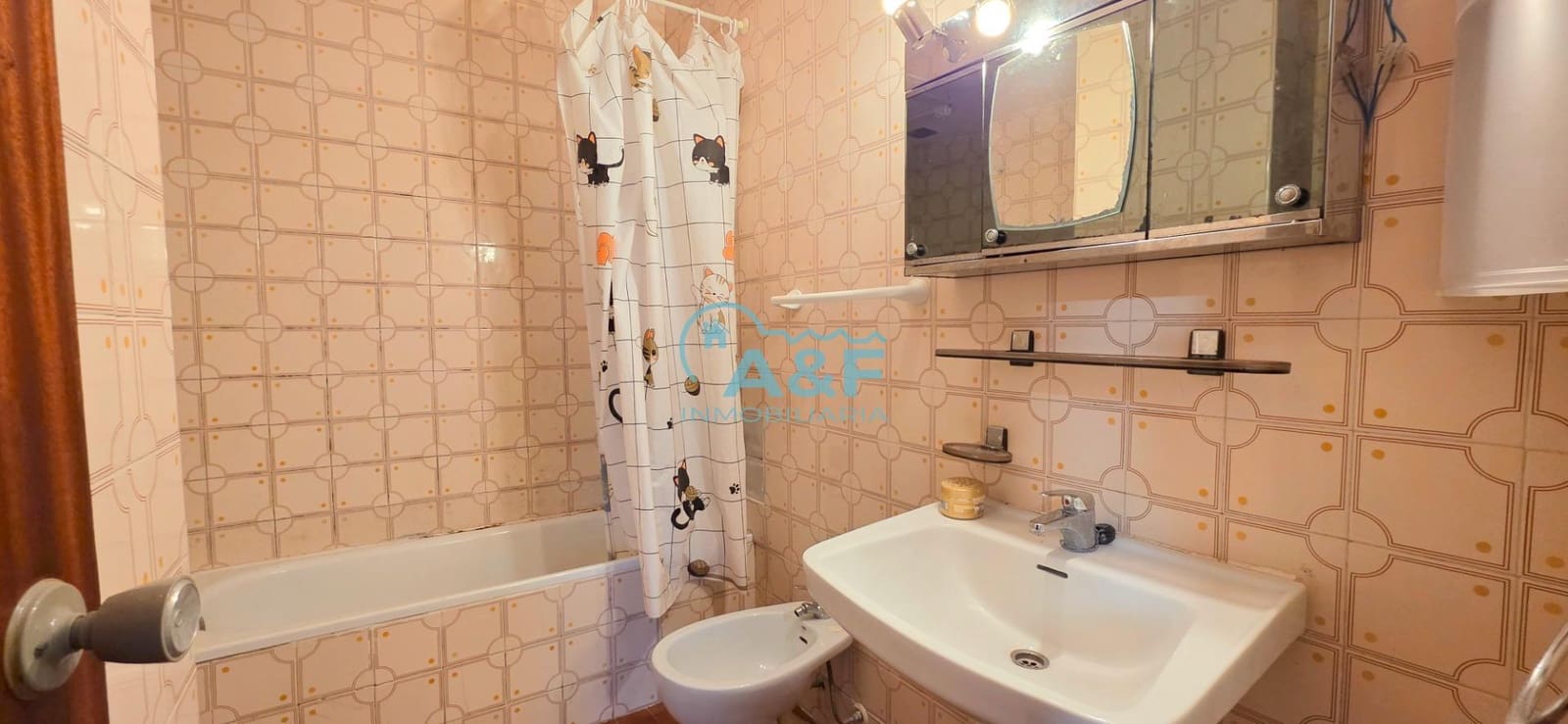 4 bedroom Flat for sale in Oropesa  - € 115,000 (Ref: 9468558)