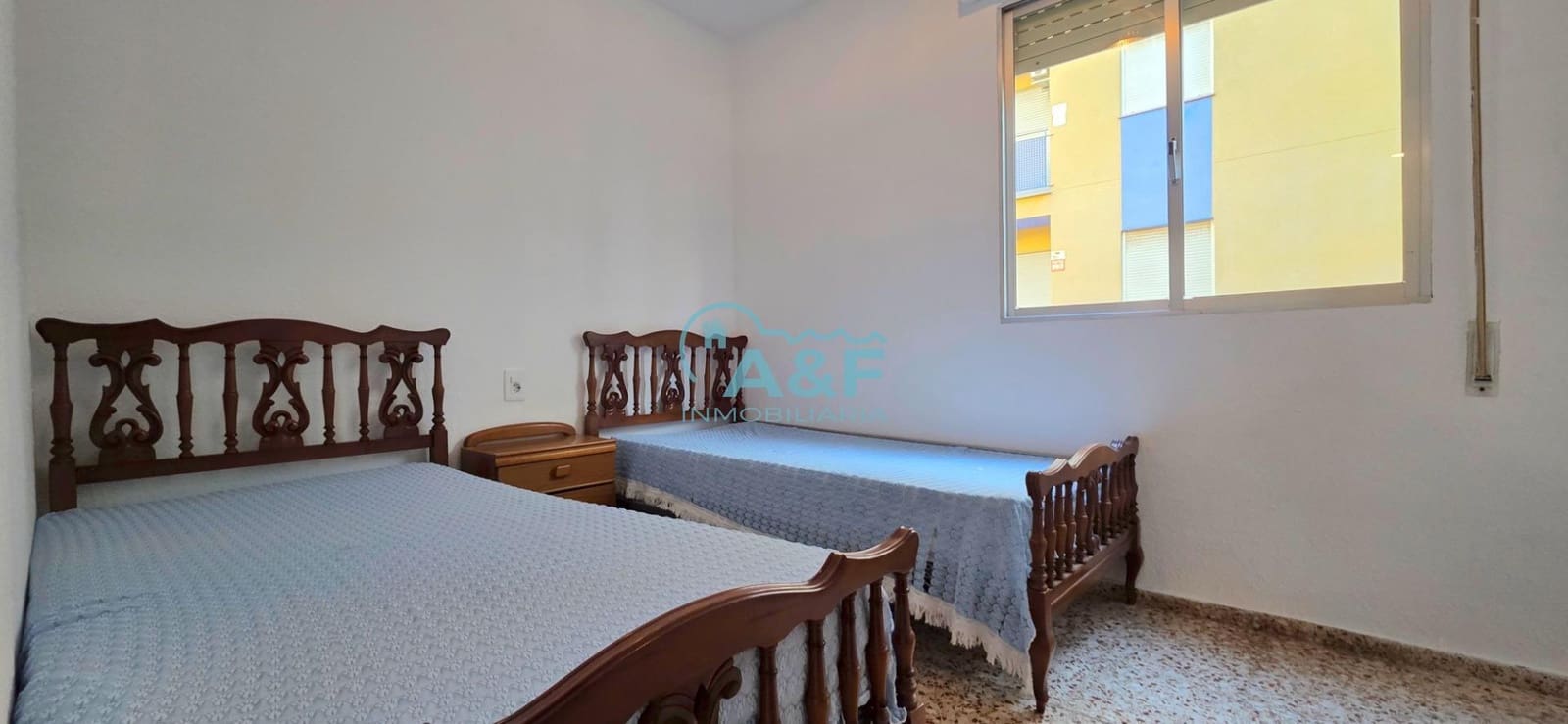 4 bedroom Flat for sale in Oropesa  - € 115,000 (Ref: 9468558)