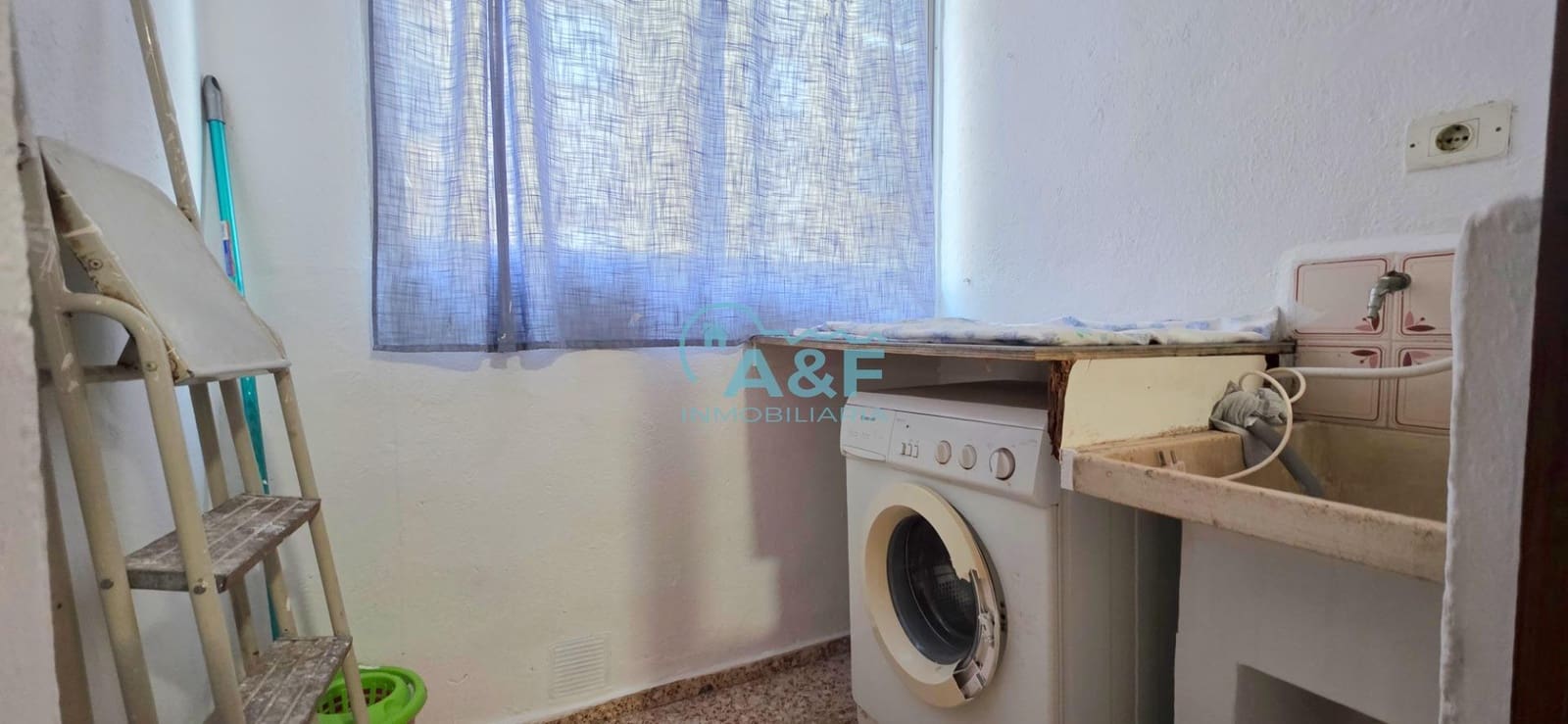 4 bedroom Flat for sale in Oropesa  - € 115,000 (Ref: 9468558)