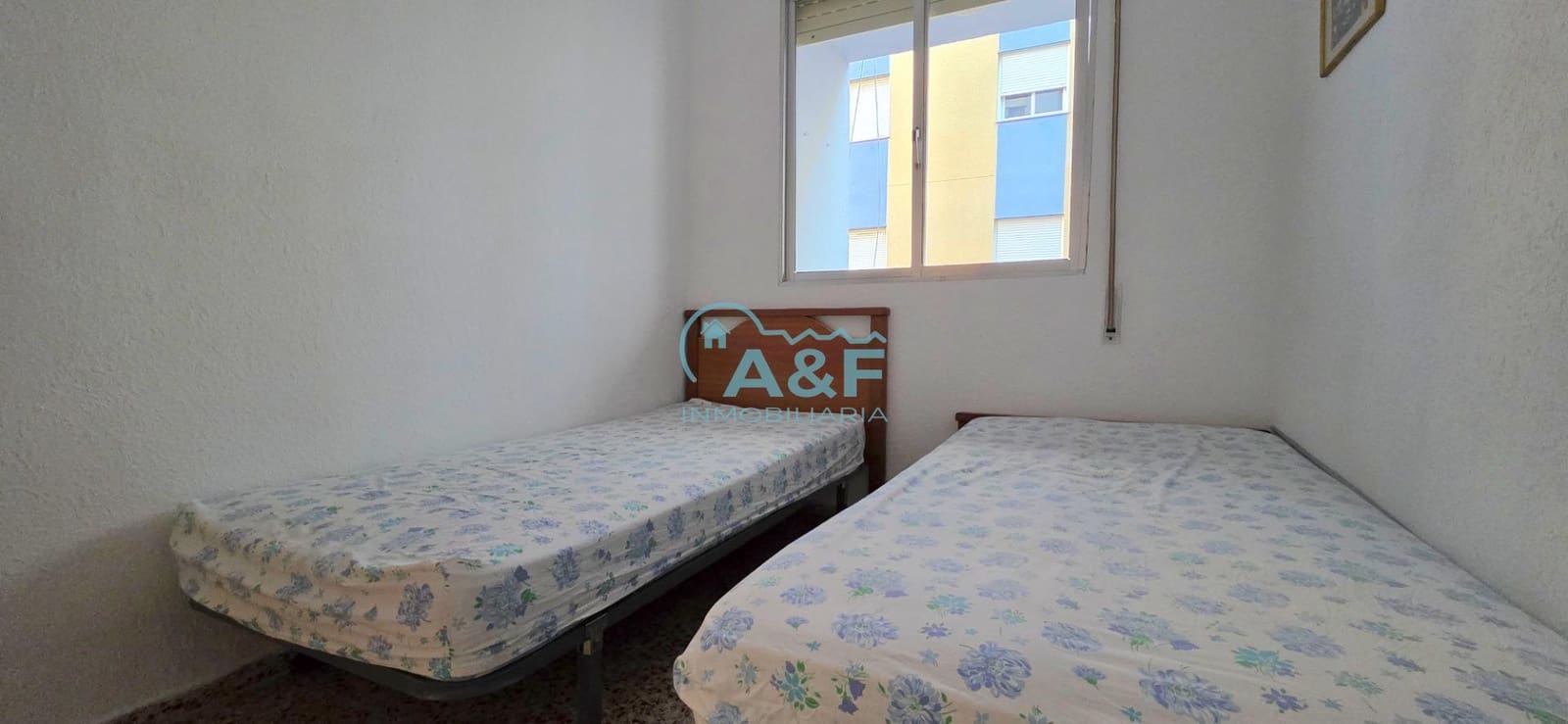 4 bedroom Flat for sale in Oropesa  - € 115,000 (Ref: 9468558)