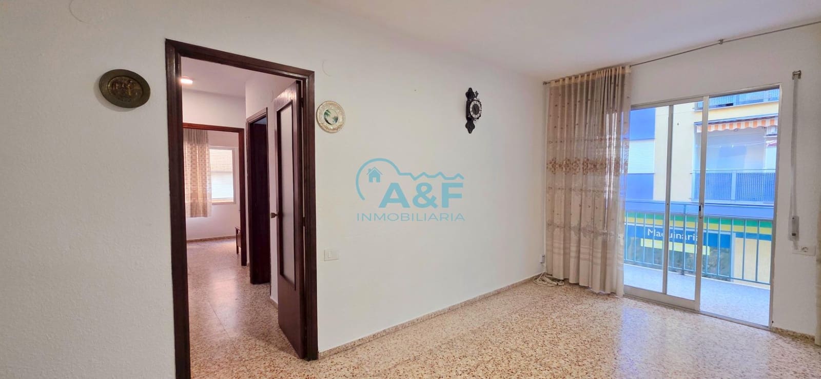4 bedroom Flat for sale in Oropesa  - € 115,000 (Ref: 9468558)