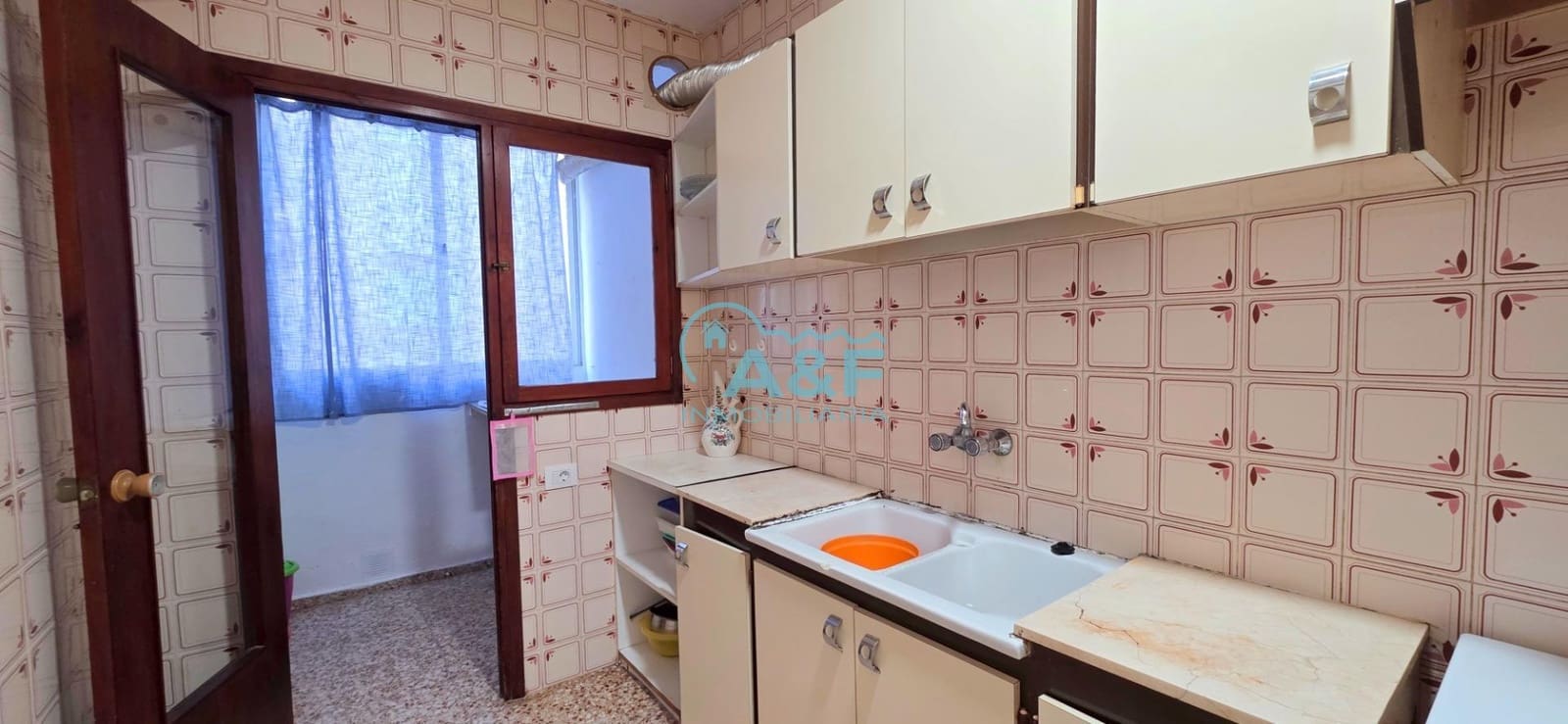 4 bedroom Flat for sale in Oropesa  - € 115,000 (Ref: 9468558)
