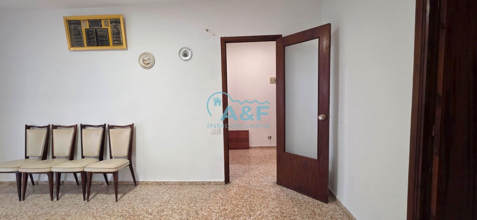 4 bedroom Flat for sale in Oropesa  - € 115,000 (Ref: 9468558)