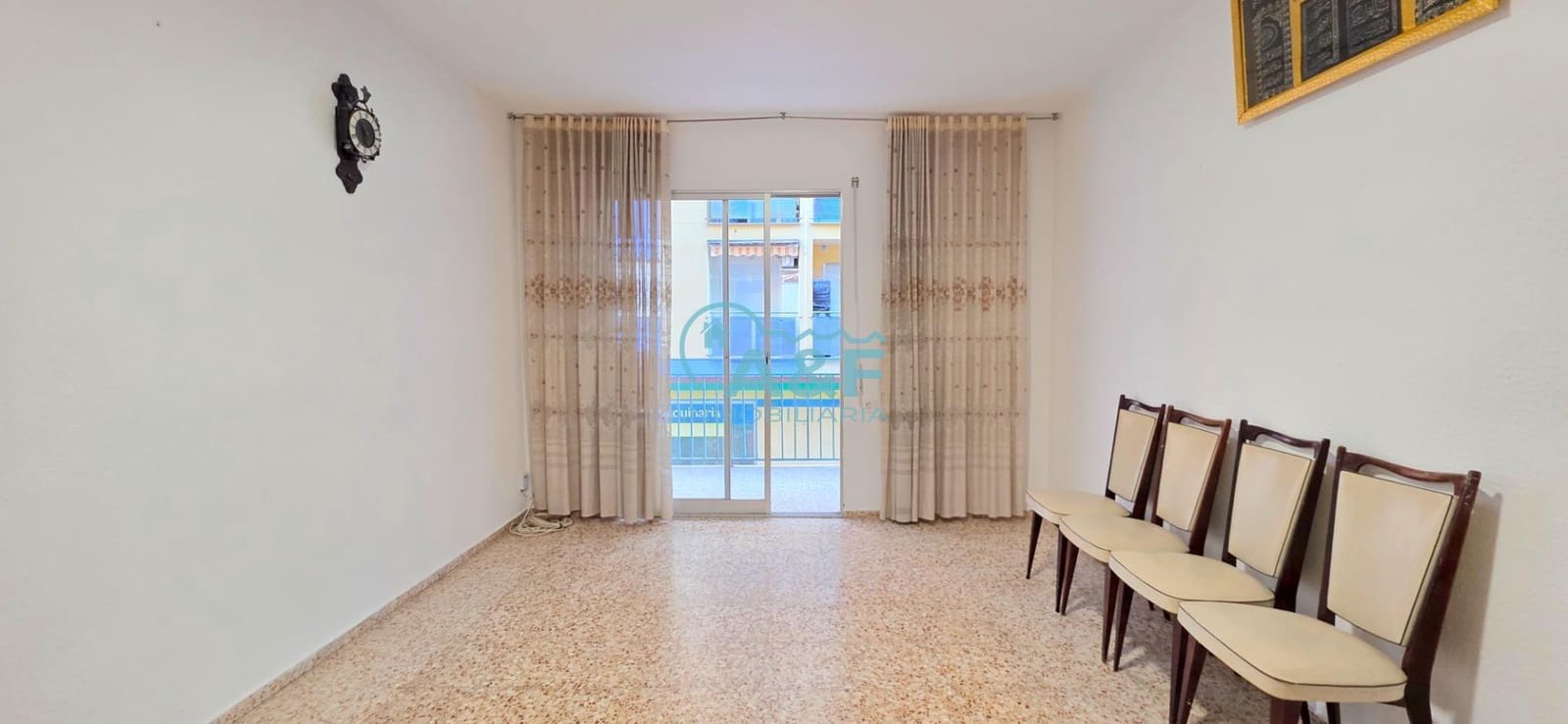 4 bedroom Flat for sale in Oropesa  - € 115,000 (Ref: 9468558)