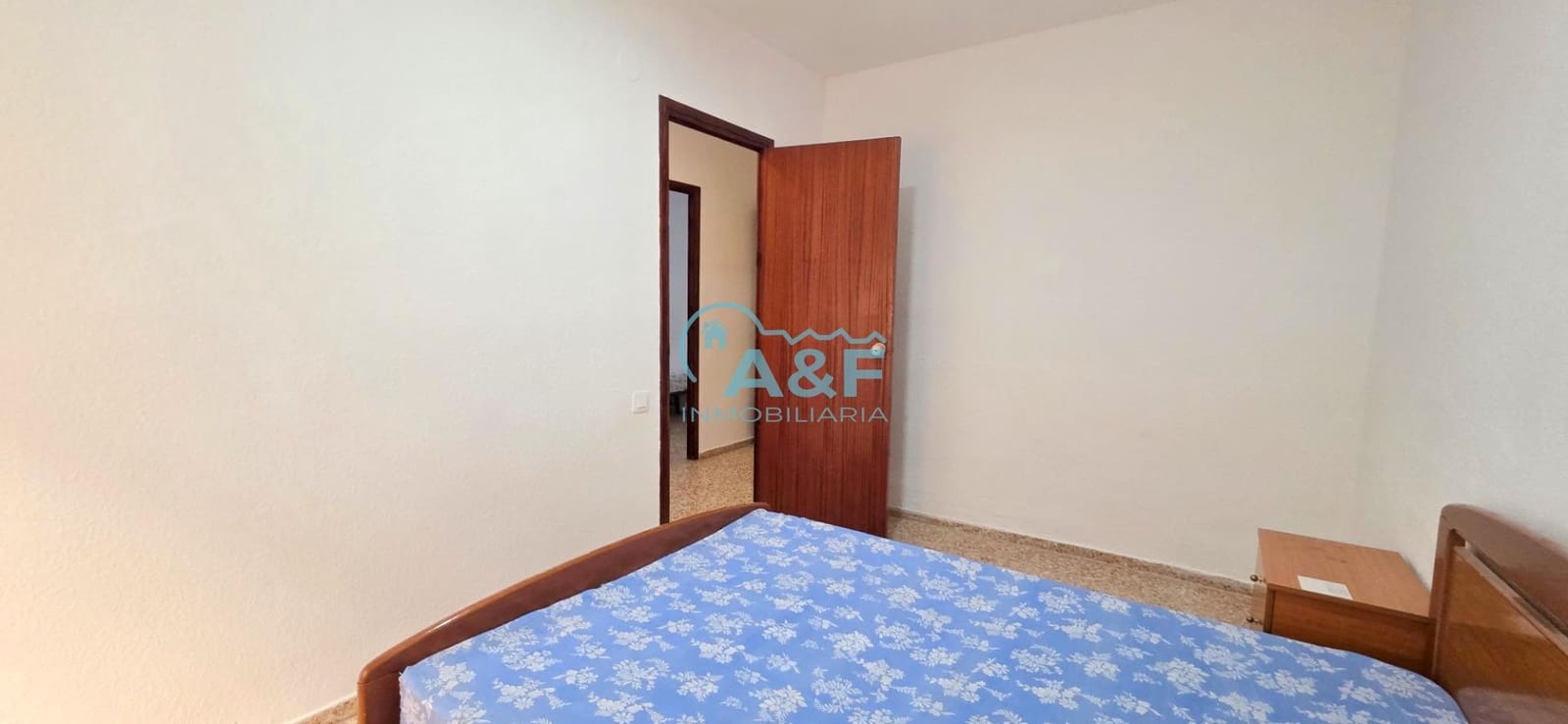 4 bedroom Flat for sale in Oropesa  - € 115,000 (Ref: 9468558)