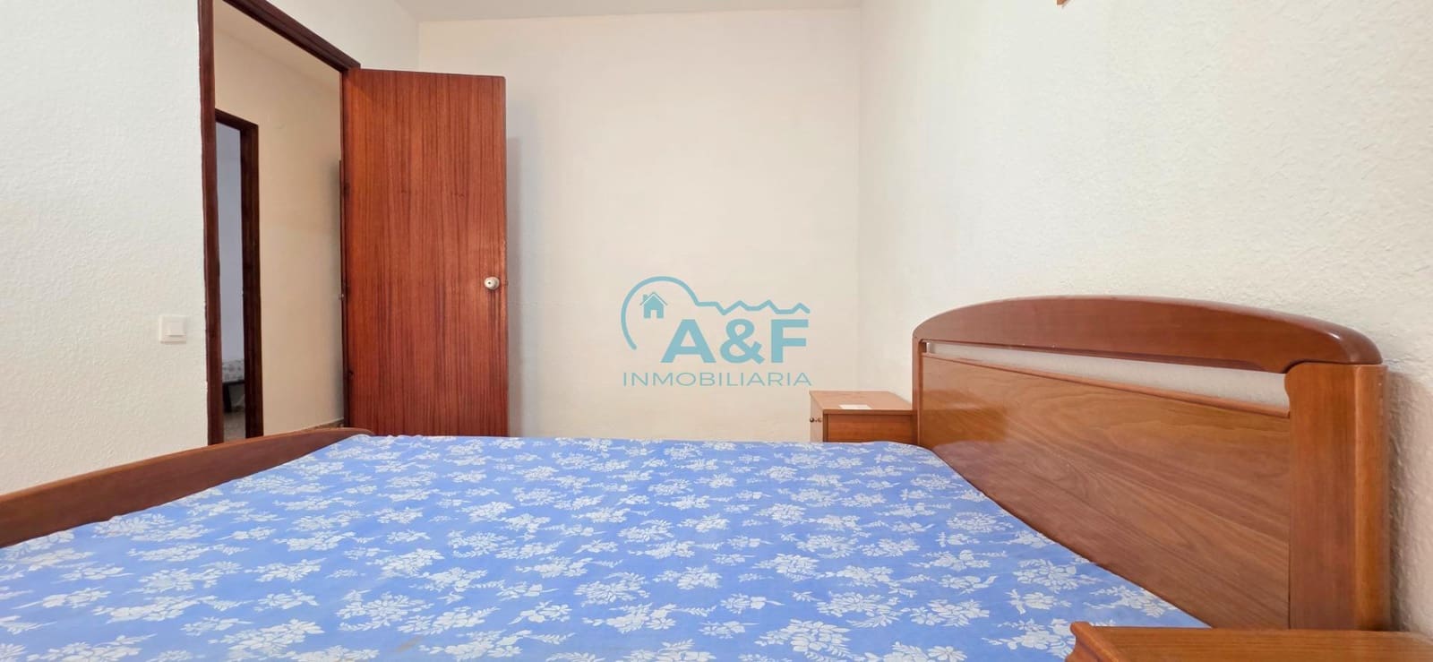 4 bedroom Flat for sale in Oropesa  - € 115,000 (Ref: 9468558)