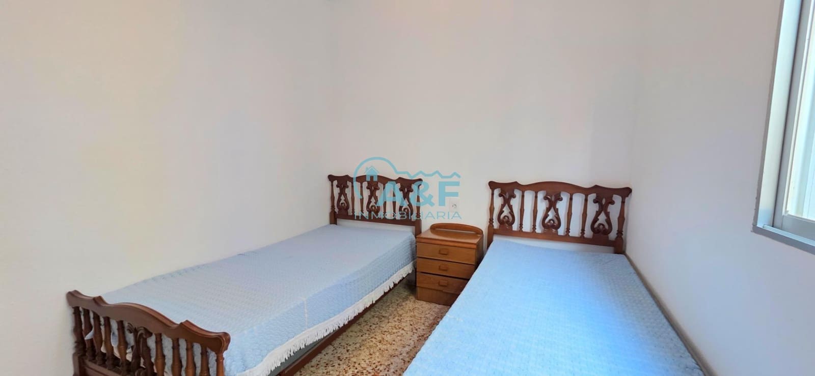 4 bedroom Flat for sale in Oropesa  - € 115,000 (Ref: 9468558)