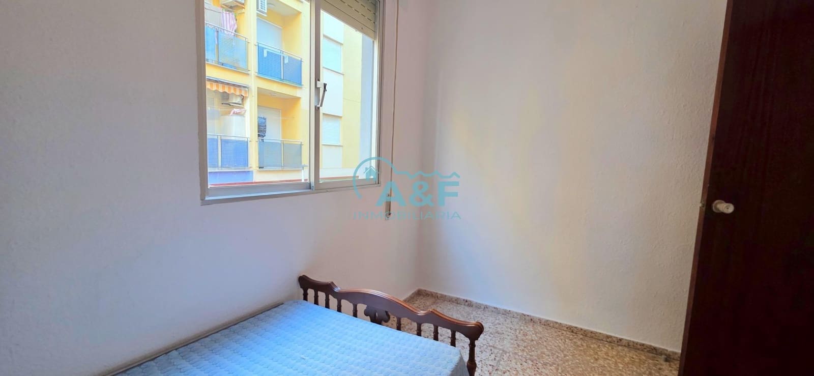 4 bedroom Flat for sale in Oropesa  - € 115,000 (Ref: 9468558)