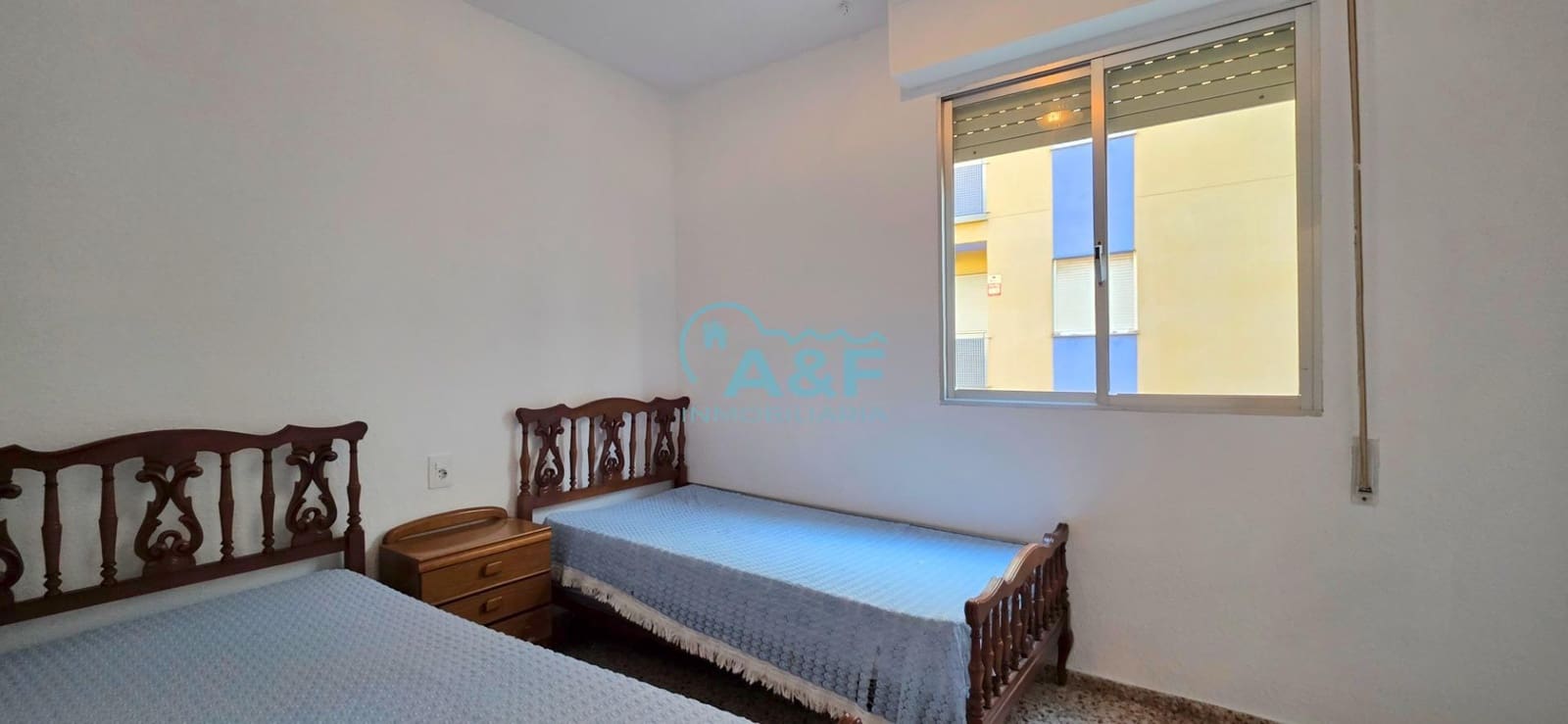 4 bedroom Flat for sale in Oropesa  - € 115,000 (Ref: 9468558)