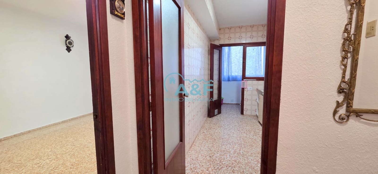 4 bedroom Flat for sale in Oropesa  - € 115,000 (Ref: 9468558)