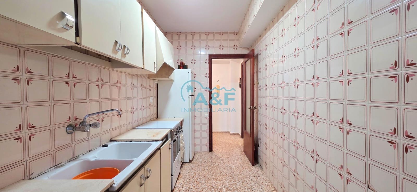 4 bedroom Flat for sale in Oropesa  - € 115,000 (Ref: 9468558)