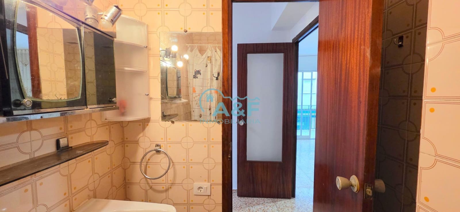 4 bedroom Flat for sale in Oropesa  - € 115,000 (Ref: 9468558)