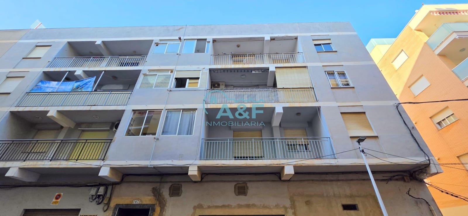 4 bedroom Flat for sale in Oropesa  - € 115,000 (Ref: 9468558)