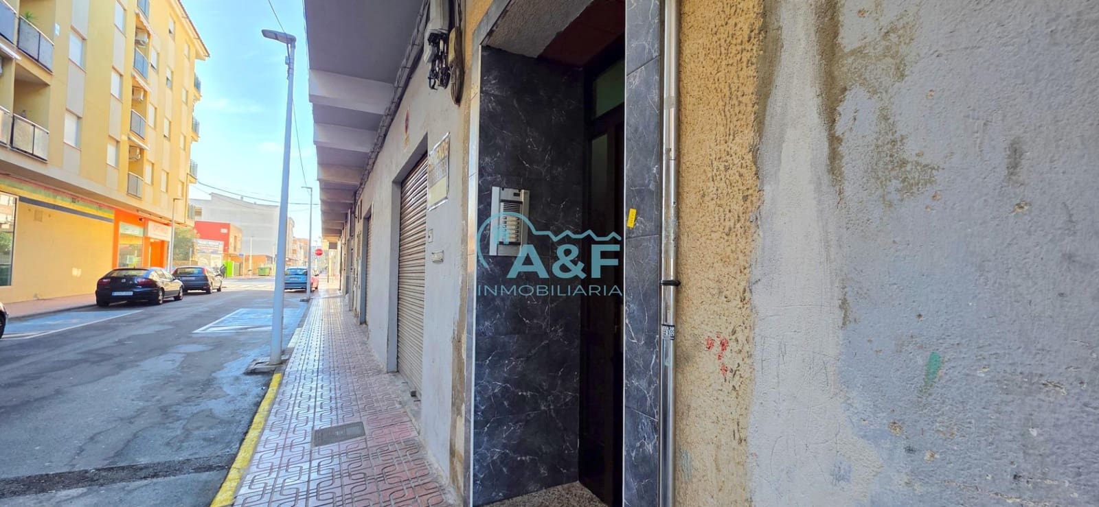 4 bedroom Flat for sale in Oropesa  - € 115,000 (Ref: 9468558)