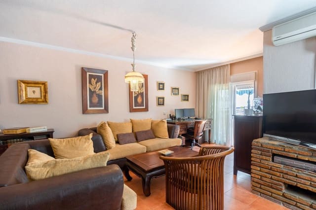 3 soveværelse Byhus til salg i Parque de la Paloma, Benalmádena - € 399.000 (Ref: 10170486)