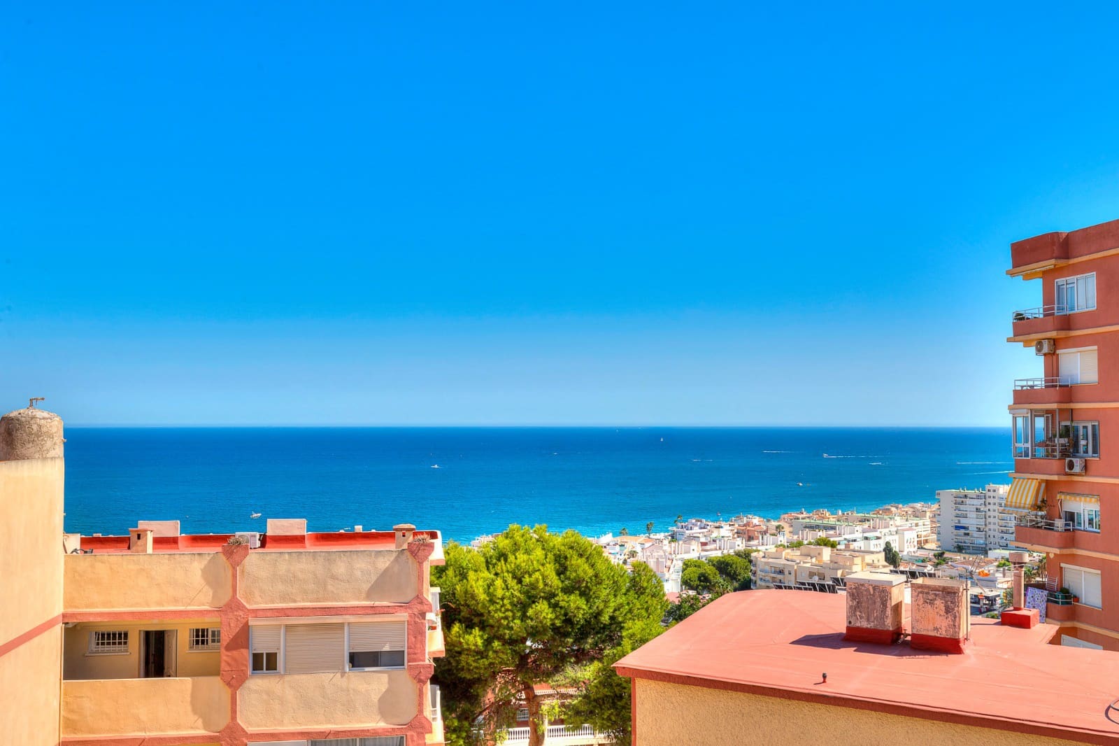 1 bedroom Beach Apartment for sale in Torremolinos with pool - € 325,000 (Ref: 9746770)