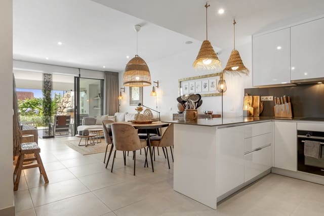 2 soverom Leilighet til salgs i Estepona Golf, Estepona med svømmebasseng garasje - € 495 000 (Ref: 9990155)