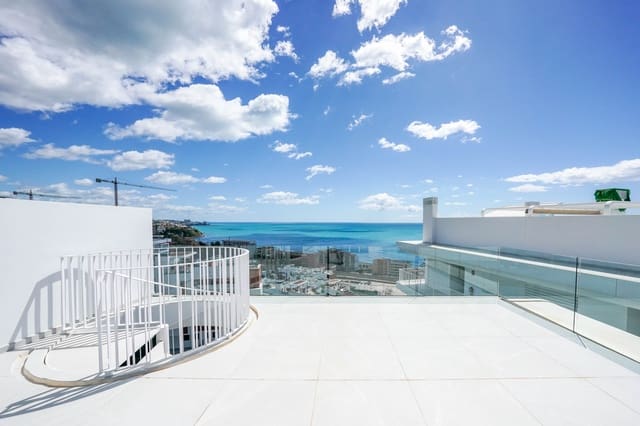 2 soverom Penthouse til salgs i Las Gaviotas  - Carvajal, Fuengirola med svømmebasseng garasje - € 775 000 (Ref: 9995381)