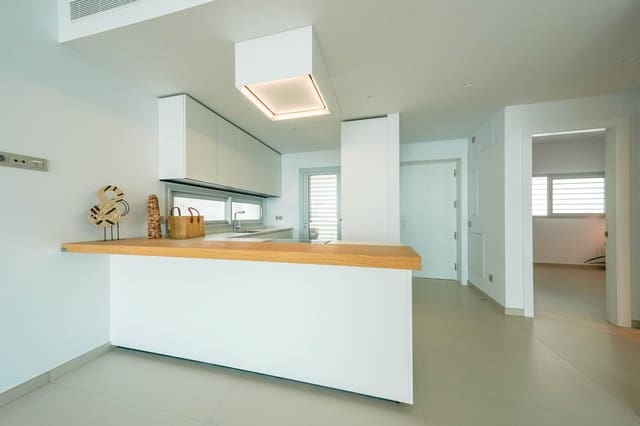 2 soverom Penthouse til salgs i Las Gaviotas  - Carvajal, Fuengirola med svømmebasseng garasje - € 775 000 (Ref: 9995381)