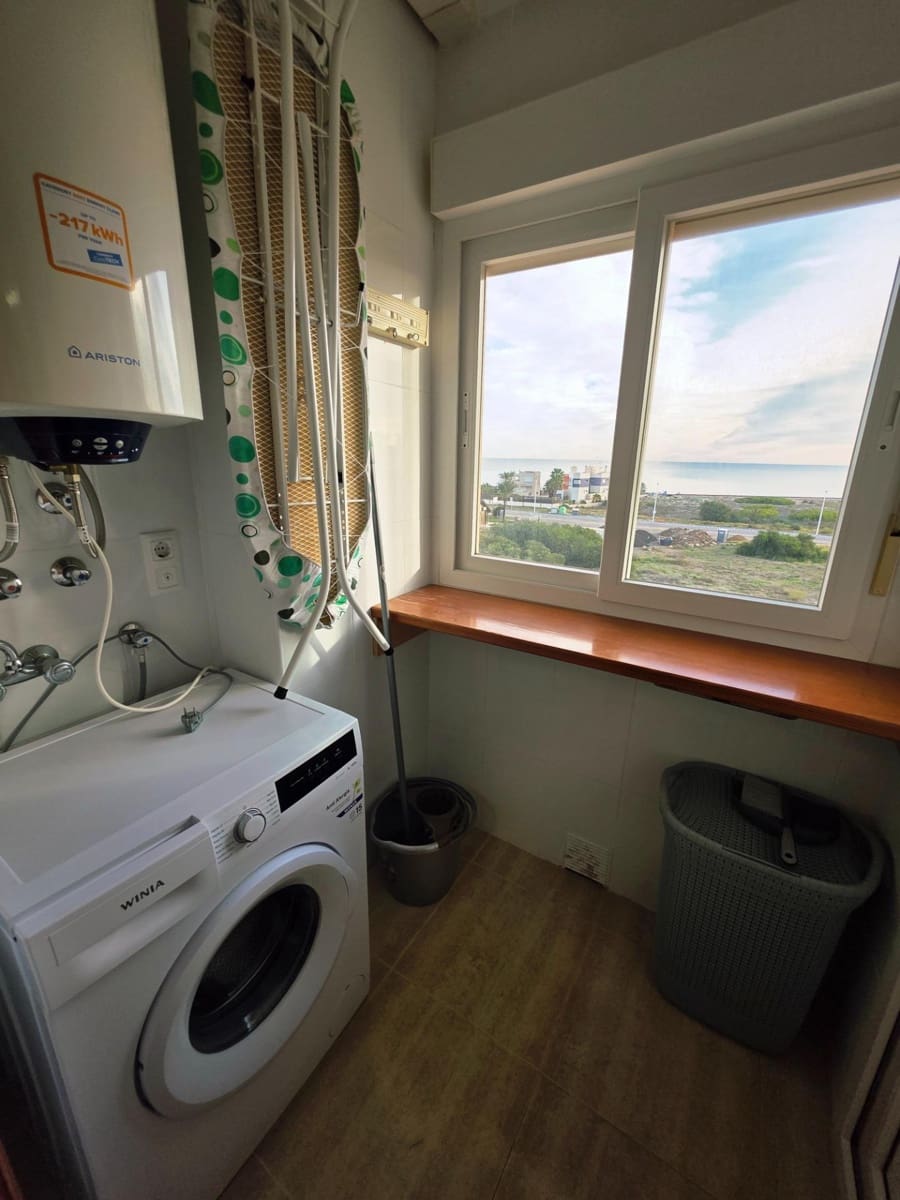 1 makuuhuone Huoneisto myytävänä paikassa La Manga del Mar Menor mukana uima-altaan - 155 000 € (Ref: 9558748)