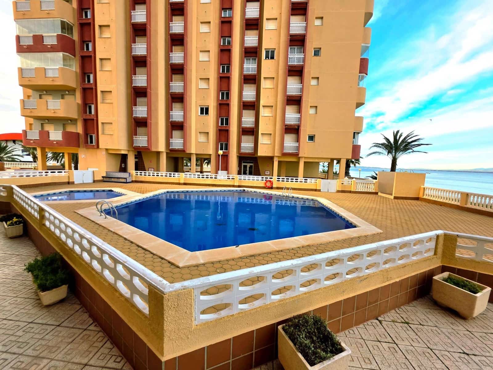 1 makuuhuone Huoneisto myytävänä paikassa La Manga del Mar Menor mukana uima-altaan - 155 000 € (Ref: 9558748)