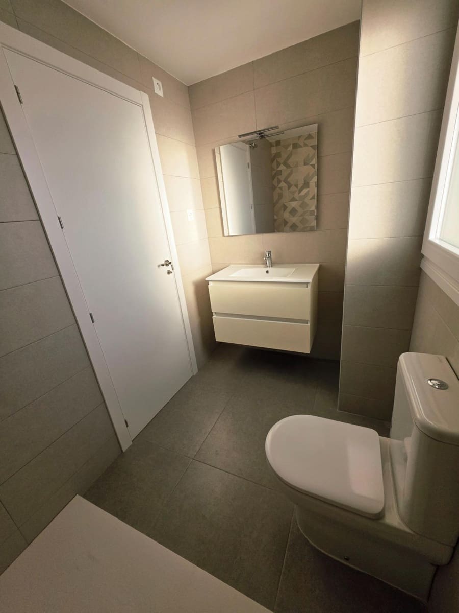 2 soverom Leilighet til salgs i La Manga del Mar Menor med svømmebasseng garasje - € 250 000 (Ref: 9558753)