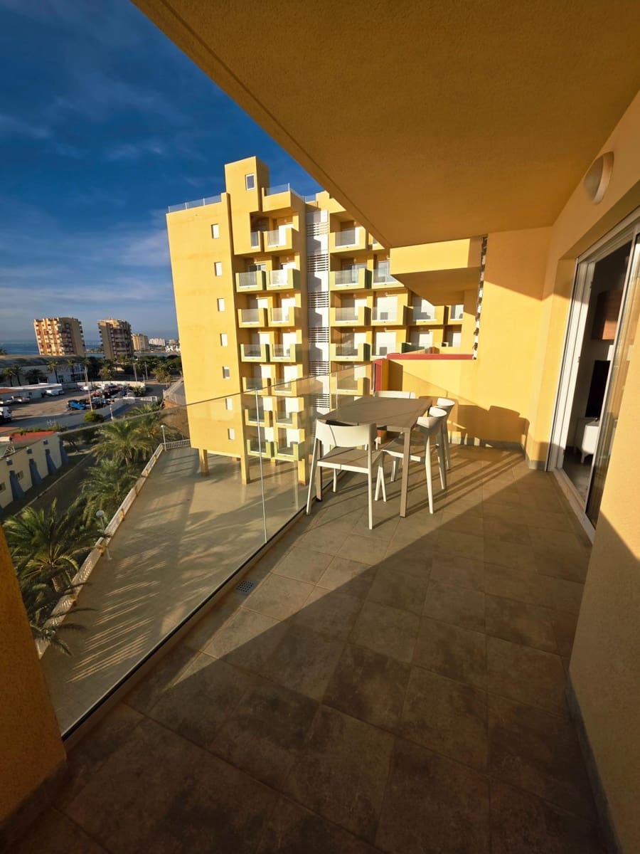 2 soverom Leilighet til salgs i La Manga del Mar Menor med svømmebasseng garasje - € 250 000 (Ref: 9558753)