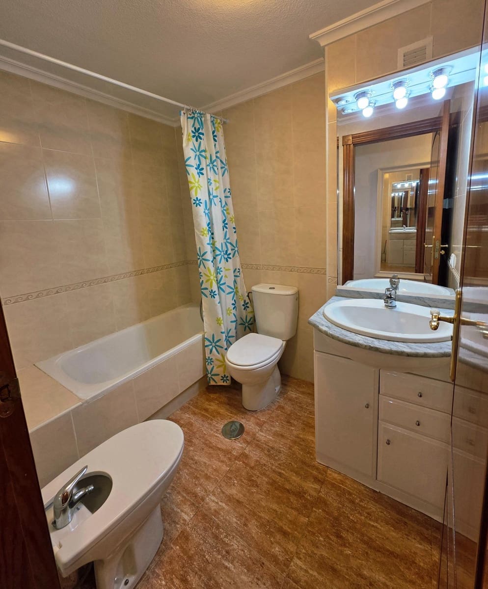 2 bedroom Penthouse for sale in La Manga del Mar Menor with pool garage - € 190,000 (Ref: 9558754)