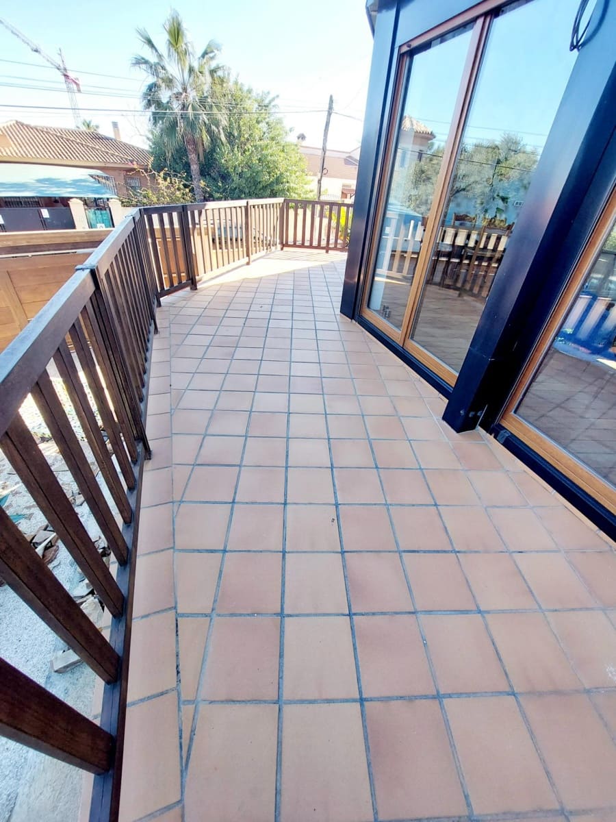 3 sypialnia Willa na sprzedaż w Cala Flores z basenem garażem - 800 000 € (Ref: 9558756)