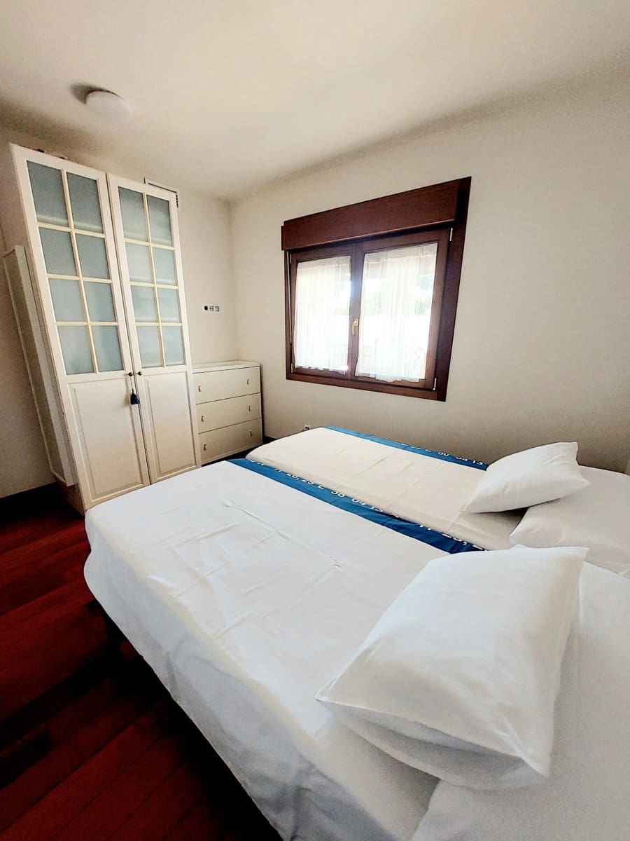 3 sypialnia Willa na sprzedaż w Cala Flores z basenem garażem - 800 000 € (Ref: 9558756)