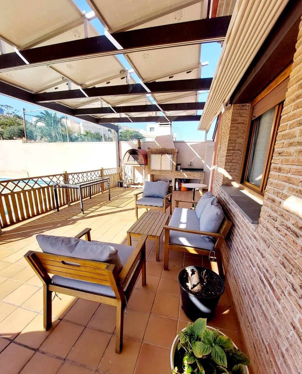 3 sypialnia Willa na sprzedaż w Cala Flores z basenem garażem - 800 000 € (Ref: 9558756)