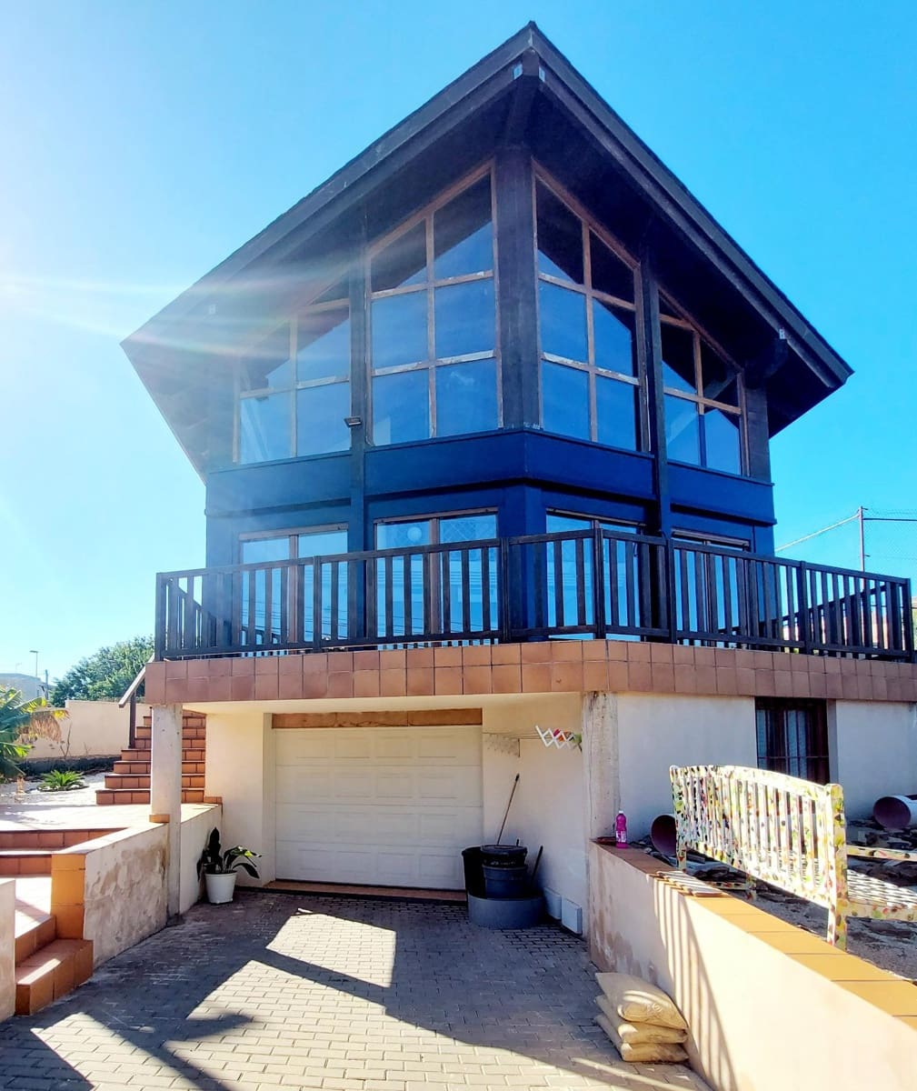 3 sypialnia Willa na sprzedaż w Cala Flores z basenem garażem - 800 000 € (Ref: 9558756)