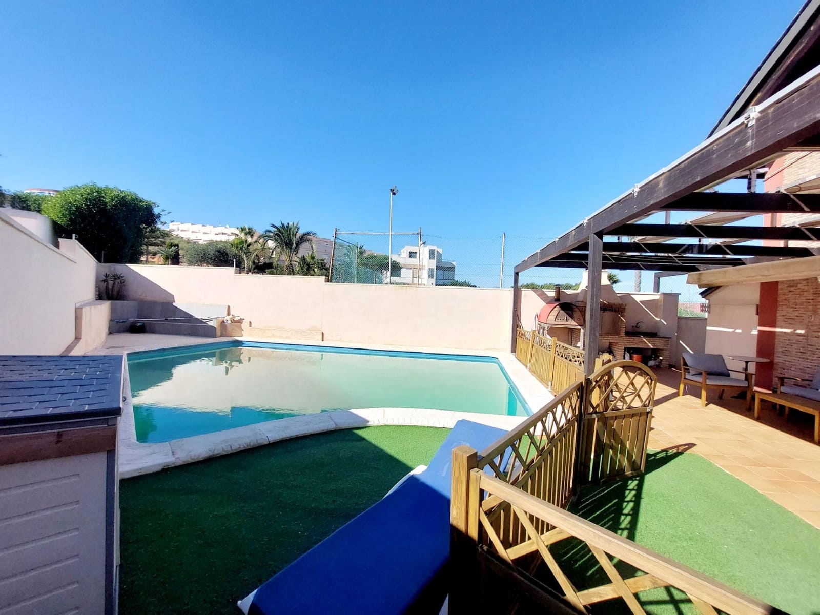 3 sypialnia Willa na sprzedaż w Cala Flores z basenem garażem - 800 000 € (Ref: 9558756)