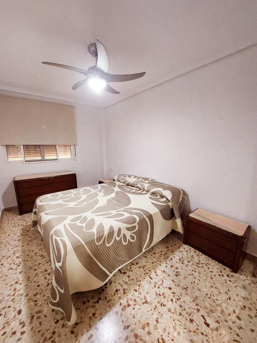 3 bedroom Flat for rent in Murcia city with garage - € 900 (Ref: 9558766)