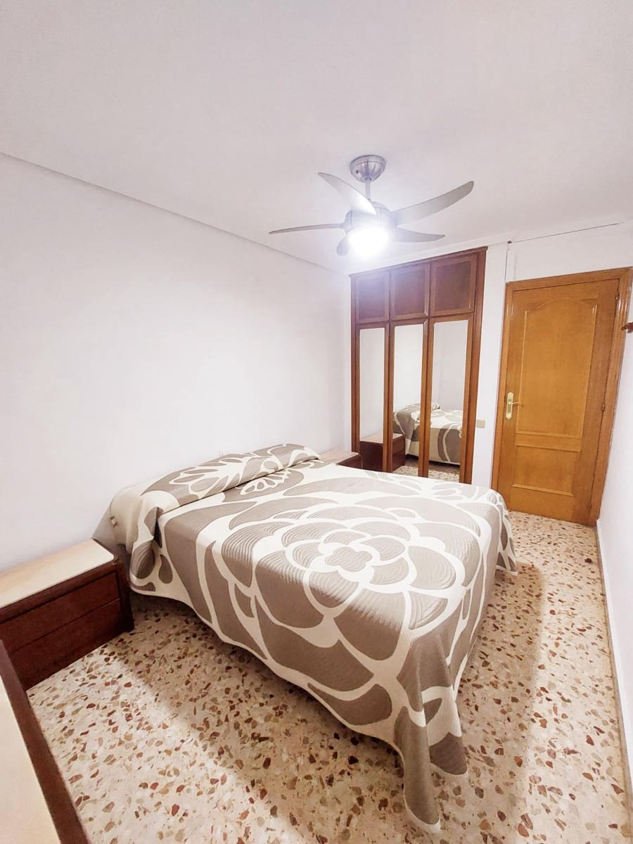 3 bedroom Flat for rent in Murcia city with garage - € 900 (Ref: 9558766)