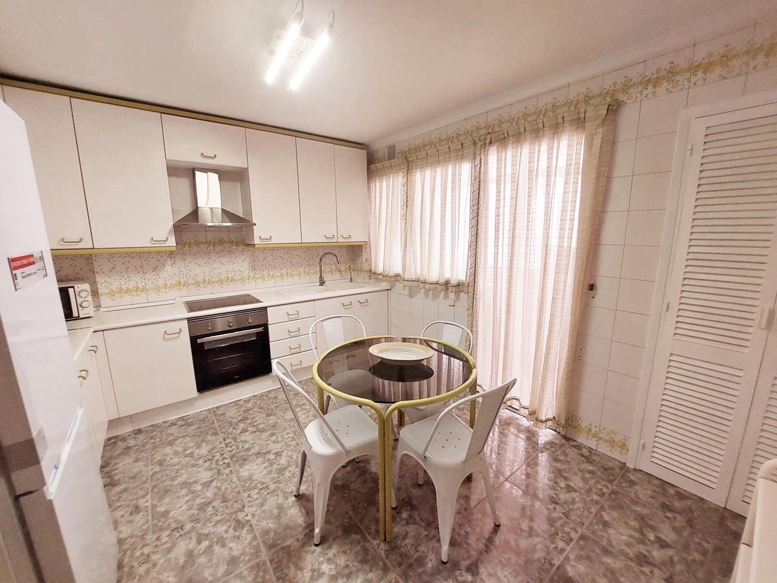 3 bedroom Flat for rent in Murcia city with garage - € 900 (Ref: 9558766)