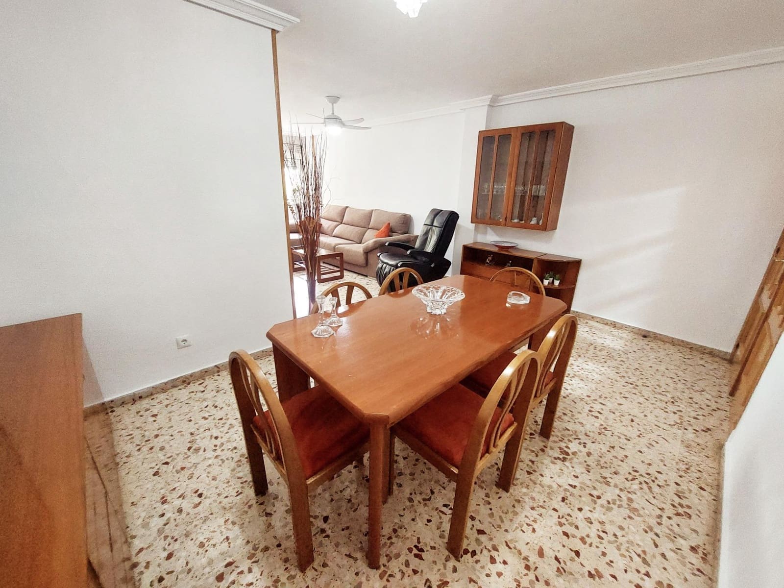 3 bedroom Flat for rent in Murcia city with garage - € 900 (Ref: 9558766)