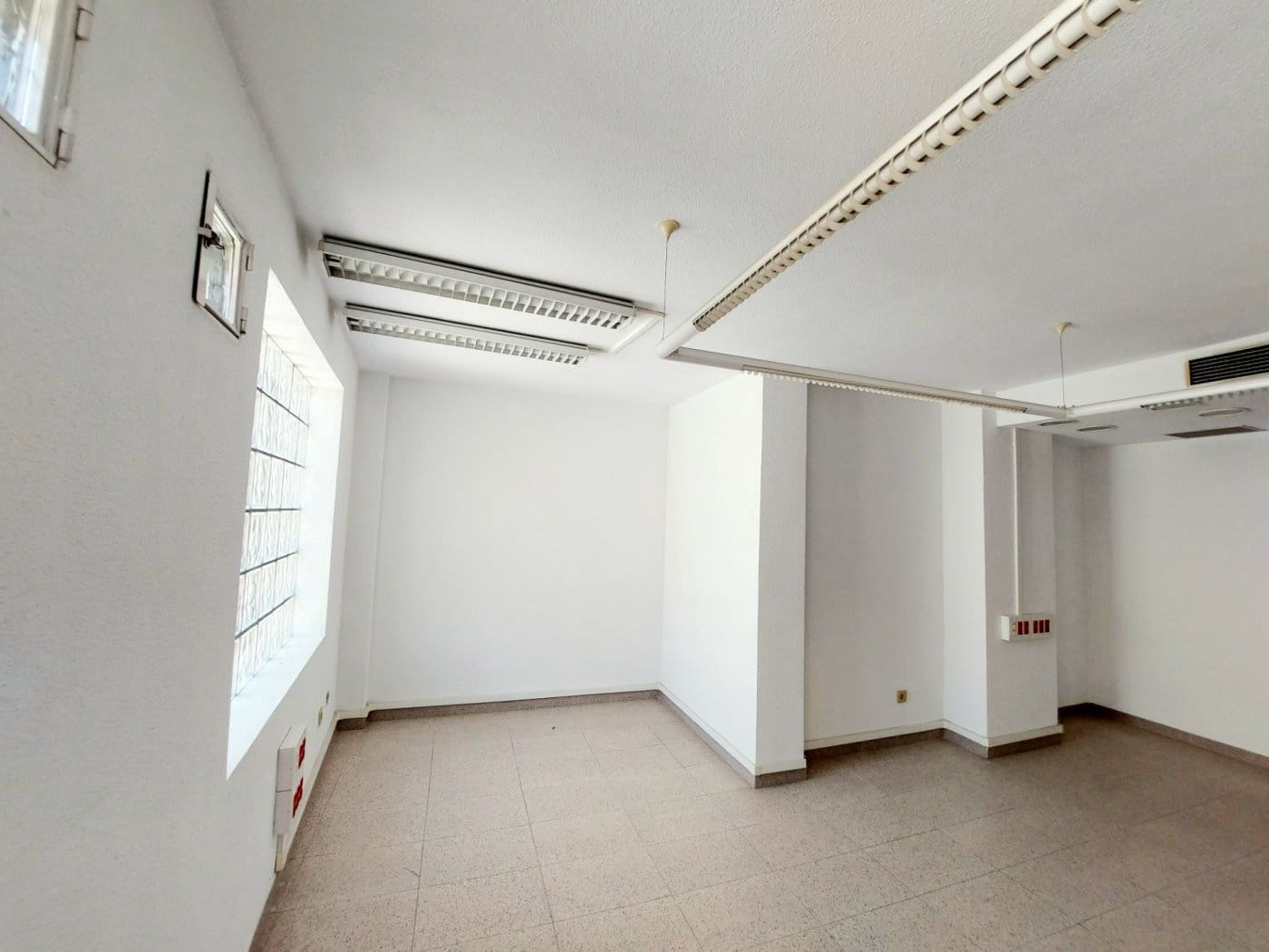 Oficina en Murcia ciudad en alquiler - 300 € (Ref: 9558770)