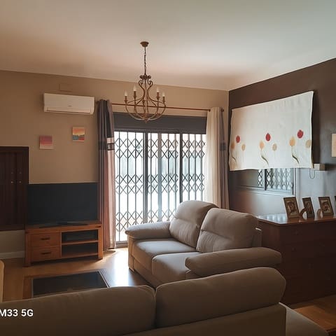 5 makuuhuone Omakotitalo myytävänä paikassa Centro, Almería kaupunki - 420 000 € (Ref: 9142449)